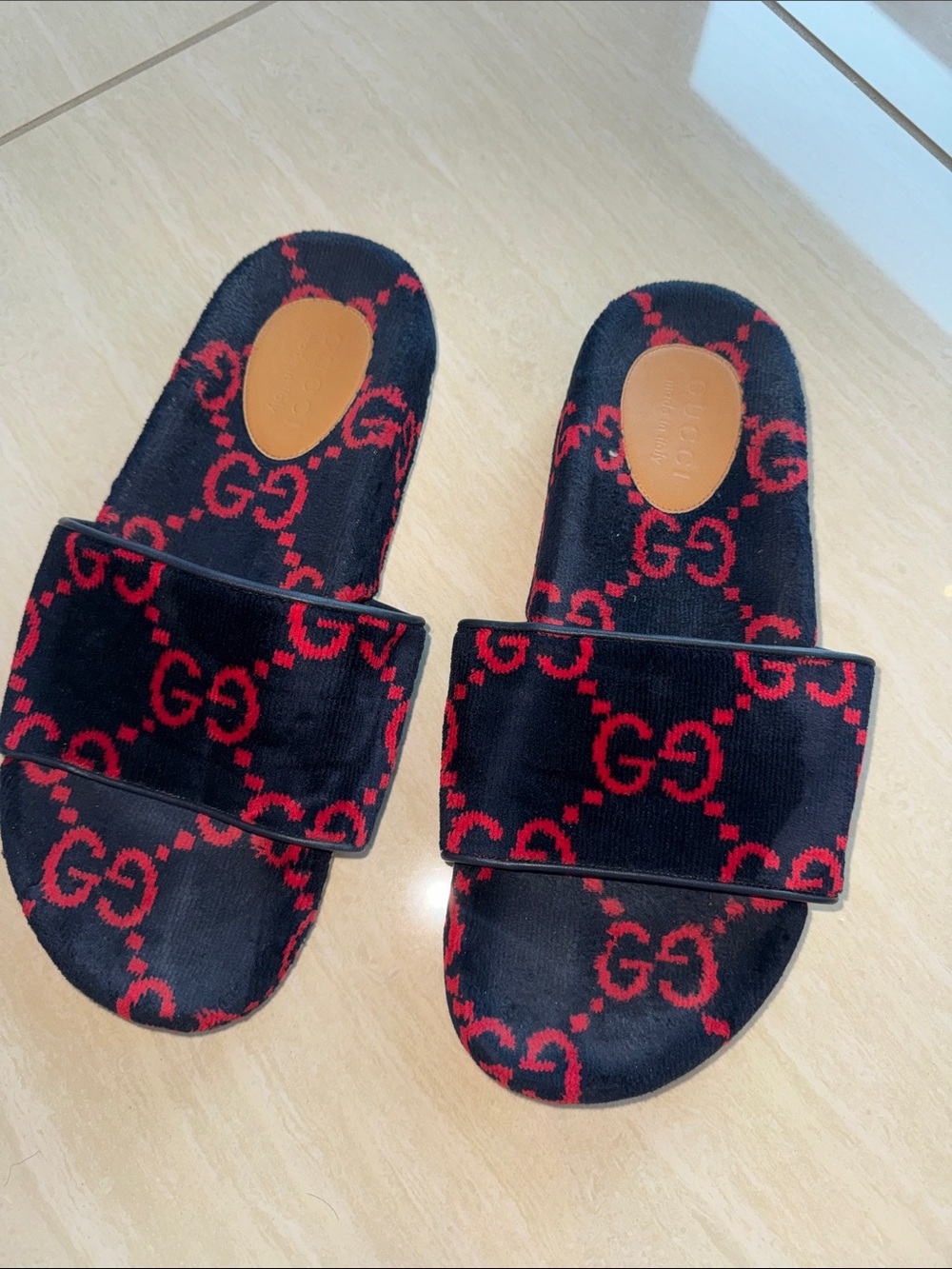 Gucci Black & Red GG Logo Slide Sandals - Picture 4 of 5